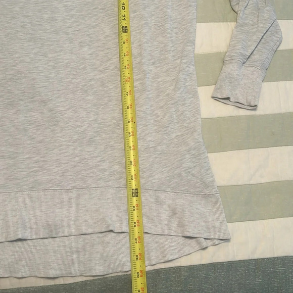 Old Navy heather gray sweatshirt round neck size XS - Picture 6 of 10